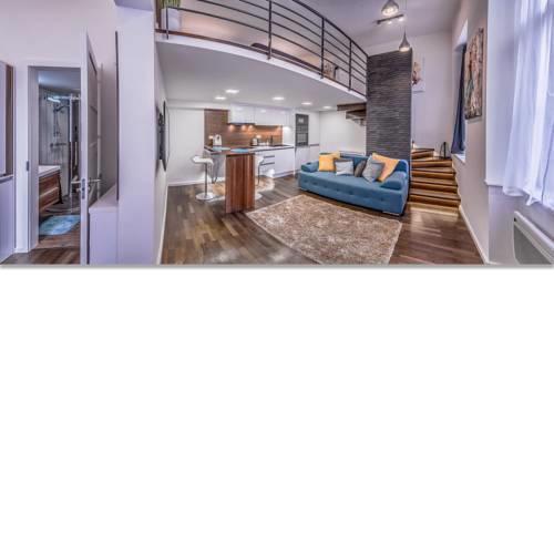 Studio near Castle&Chain Bridge