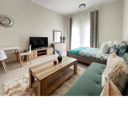 Studio Near Metro Station in Discovery Gardens - Cozy and Convenient