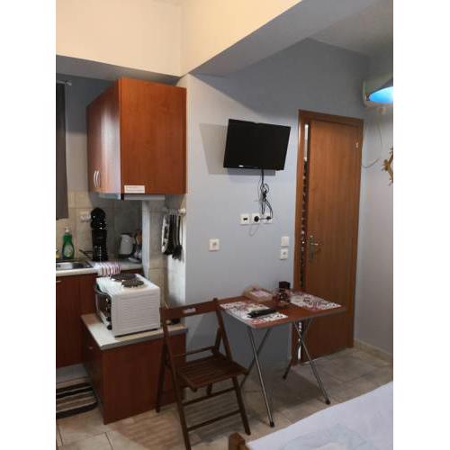Studio next to the port of Piraeus !!!