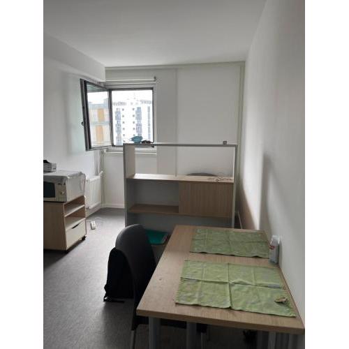 Studio paisible parisien