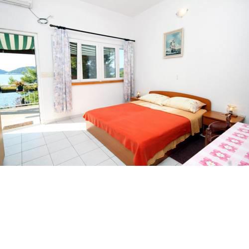 Studio Ubli 8354a