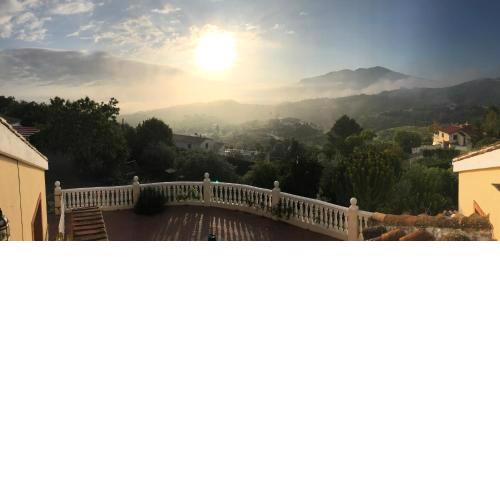Studio Views Apartment, Fruitful Hills Retreat