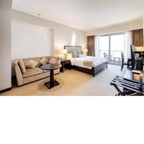 Studio with Waterfront View in The Address Dubai Marina