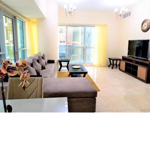Stunning 1bedroom with Balcony in Business Bay