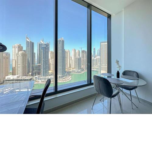 Stunning 1BR Apt with Breathtaking Marina Views