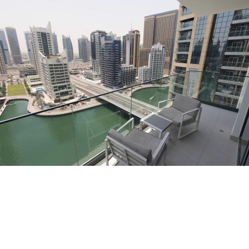 Stunning 2-bd Apartment With Full Marina View