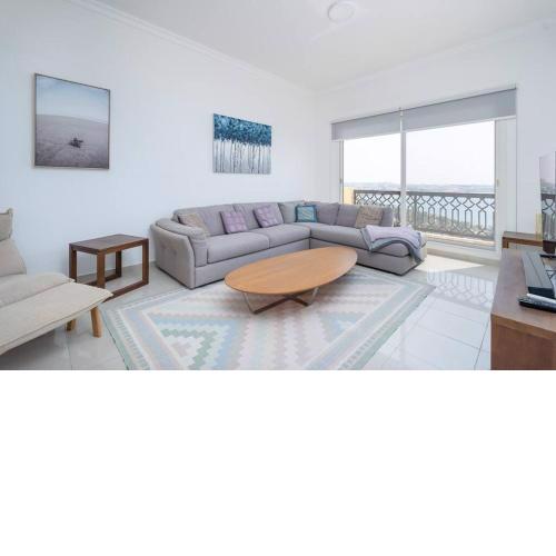 Stunning 2BD Sea View Apartment Private Beach Access