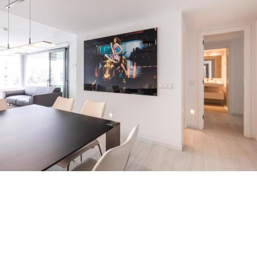 Stunning 3-Bed Apartment in Eivissa white angel