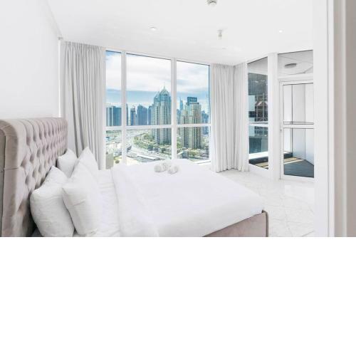 Stunning 3 bedroom with breathtaking view in 23 Marina