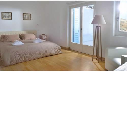 Stunning 6 Bedroom Villa in Fokos Beach
