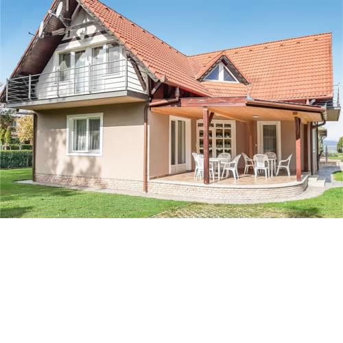 Stunning apartment in Balatonlelle w/ 2 Bedrooms