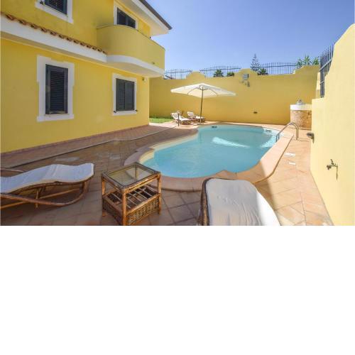 Stunning apartment in BRIATICO with Outdoor swimming pool, WiFi and 2 Bedrooms