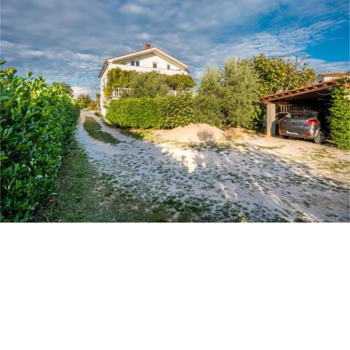 Stunning apartment in Krk w/ 3 Bedrooms