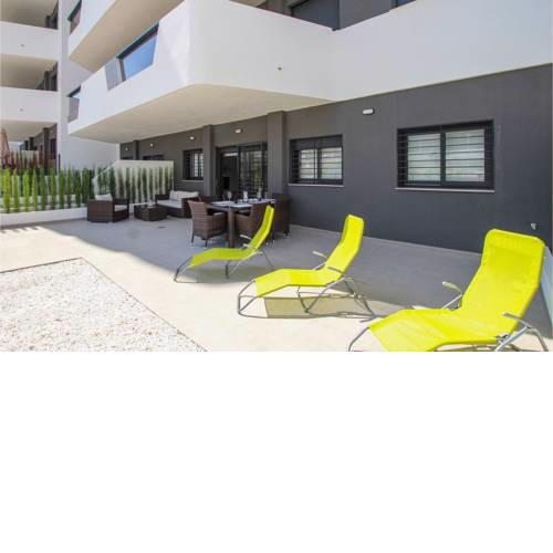 Stunning apartment in Los Arenales del Sol w/ Outdoor swimming pool, Sauna and 2 Bedrooms
