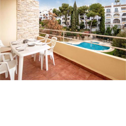 Stunning apartment in Mijas Costa with Outdoor swimming pool and 2 Bedrooms