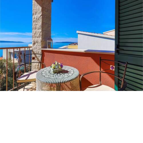 Stunning apartment in Okrug Gornji w/ WiFi and 2 Bedrooms