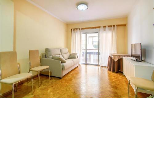 Stunning apartment in Santa Pola with WiFi and 3 Bedrooms