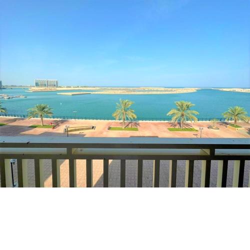 Stunning Apartment with Lagoon view in RAK