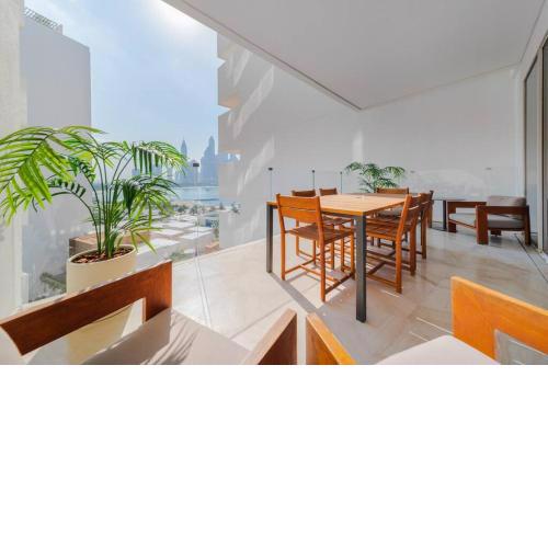 Stunning bright 3BR apartment at FIVE Palm Hotel