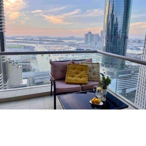 Stunning Canal and palm view apartment ‘best unit’