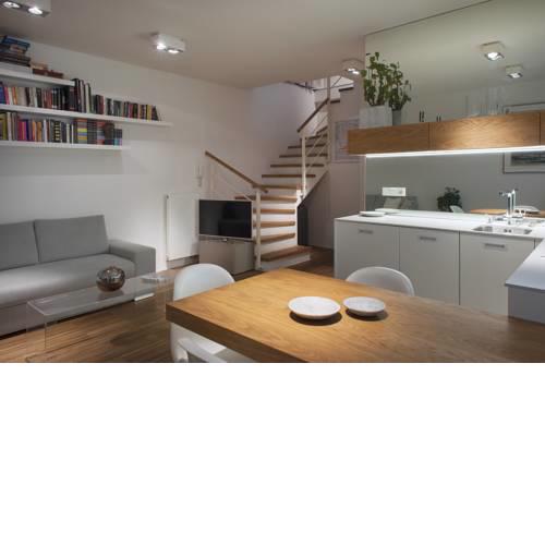 Stunning DUPLEX penthouse 11 minutes to Old town