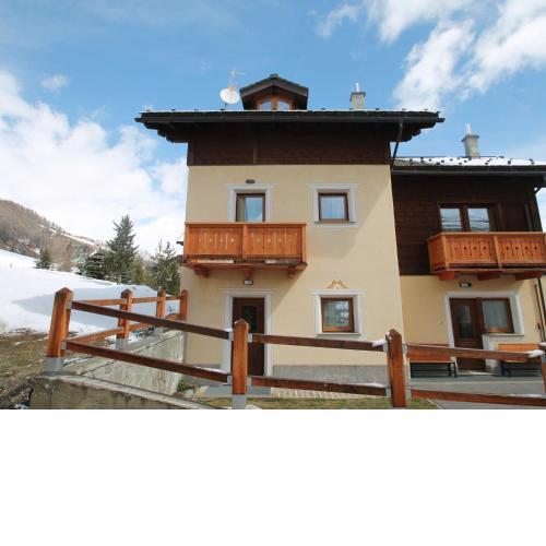 Stunning Holiday Home in Livigno near Ski Lift