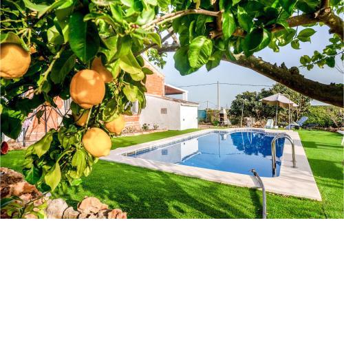 Stunning home in Alcolea del Rio with Outdoor swimming pool and 3 Bedrooms