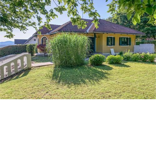 Stunning home in Buchschachen w/ WiFi and 3 Bedrooms