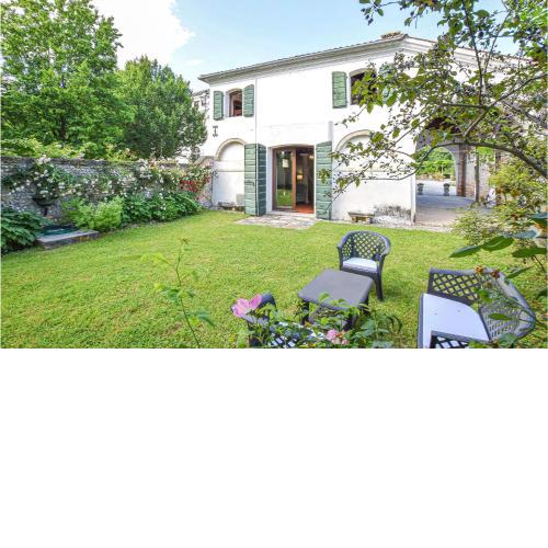 Stunning home in Cordovado with 4 Bedrooms
