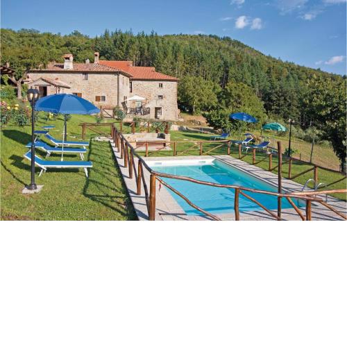 Stunning home in Cortona AR with 4 Bedrooms, WiFi and Outdoor swimming pool