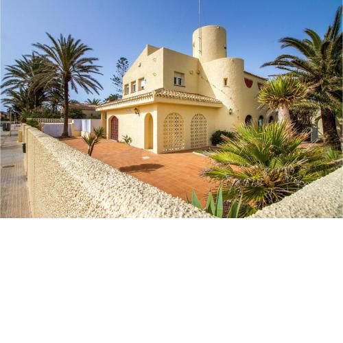 Stunning home in La Manga with WiFi, Outdoor swimming pool and 4 Bedrooms