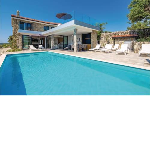Stunning home in Lun w/ Outdoor swimming pool, Outdoor swimming pool and 4 Bedrooms