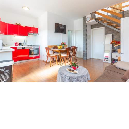Stunning home in Makarska w/ Outdoor swimming pool and 3 Bedrooms