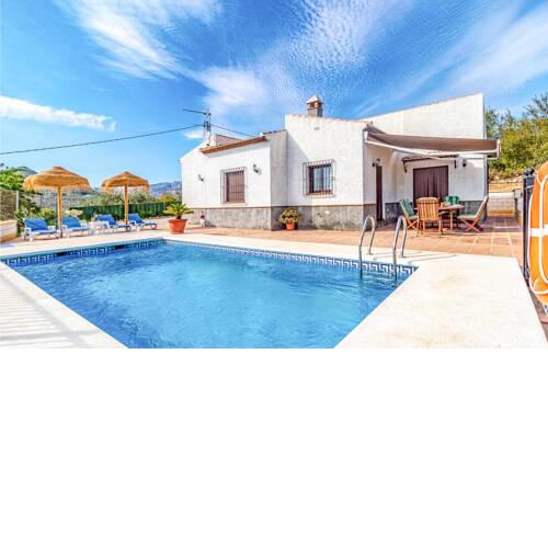 Stunning home in Periana w/ Outdoor swimming pool, WiFi and 3 Bedrooms