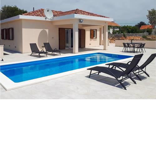 Stunning home in Sevid w/ Outdoor swimming pool and 2 Bedrooms