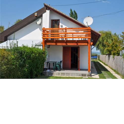 Stunning home in Siófok w/ 2 Bedrooms