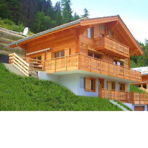 Stunning Mountain View Chalet and Jacuzzi in Les Collons