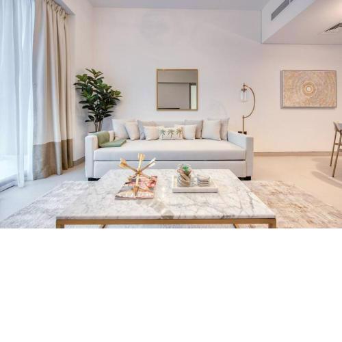 Stunning one bedroom with yoga, pool, bike and gym
