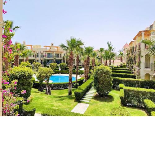 Stunning Pool View 1bed Private Beach Access, Veranda Sahl Hasheesh