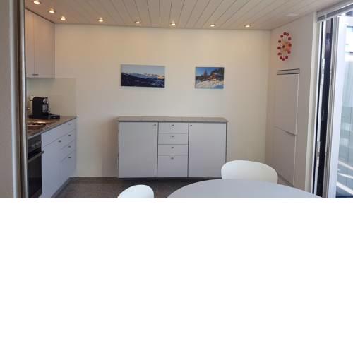 Stunning Southview Flat