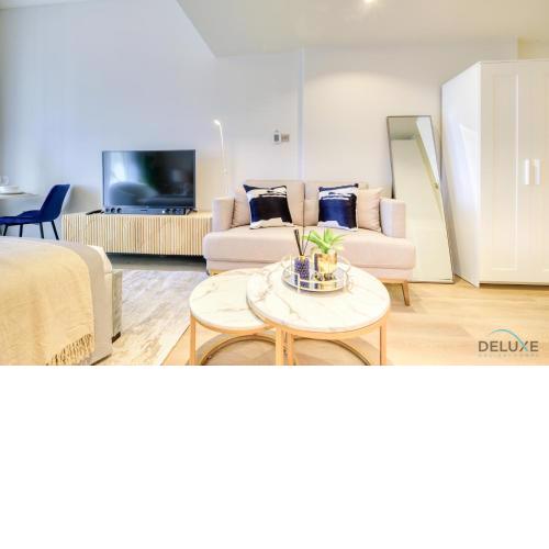 Stunning Studio at Marina Views A Dubai Marina by Deluxe Holiday Homes