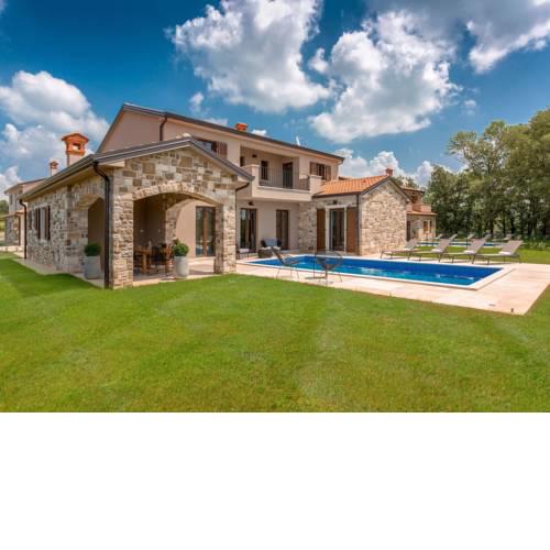 Stunning Villa in Motovun with Private Pool