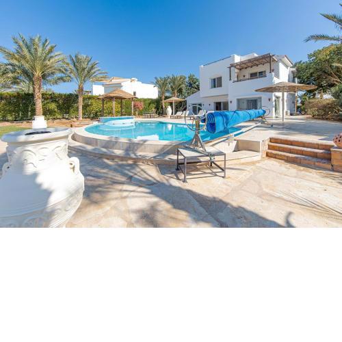 Stunning villa with private heatable pool