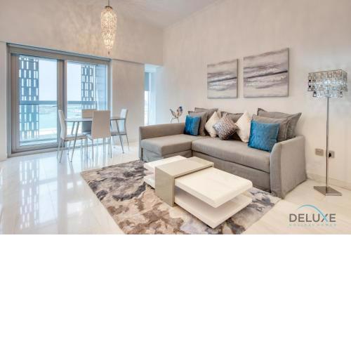 Stylish 1BR at Cayan Tower Dubai Marina by Deluxe Holiday Homes