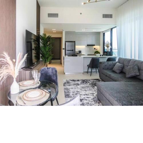 Stylish 2 bedroom in Binghatti