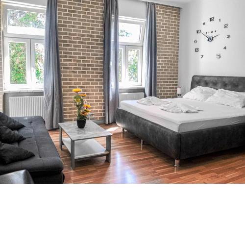 Stylish 2-BR Apartment in Vienna's Simmering Area