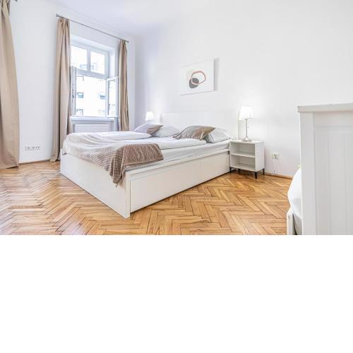 Stylish 2BR Shared Apt for Longstays Margareten, Up to 5P