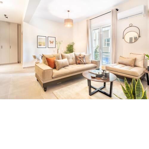 Stylish, 3-brdm Family Apartment near Acropolis!
