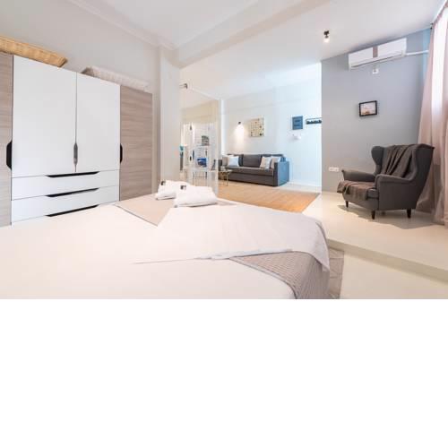 Stylish and Spacious Koukaki Apartment