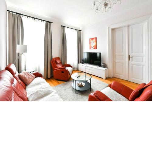 STYLISH BIG apartment in the HEART of the OLD TOWN
